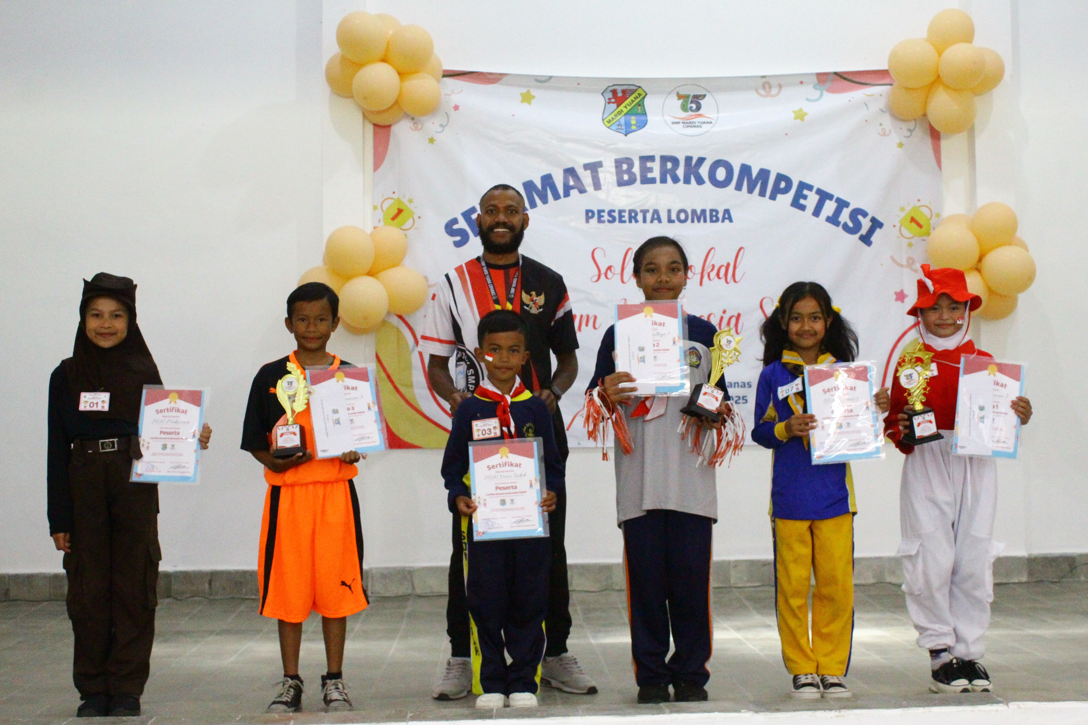 Lomba Senam Indonesia Sehat Antar SD